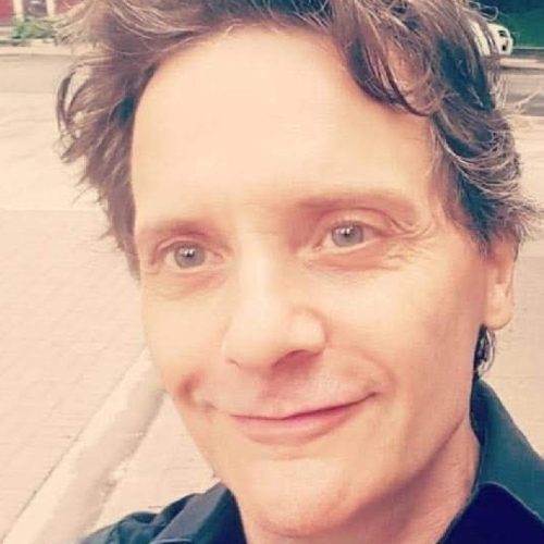 صداپیشه شخصیت Leon S. Kennedy