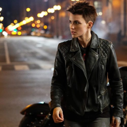 تیم بازیگری سریال Batwoman