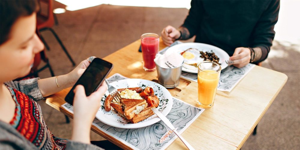 عادت‌های بد و عجیب استفاده از گوشی‌های هوشمند