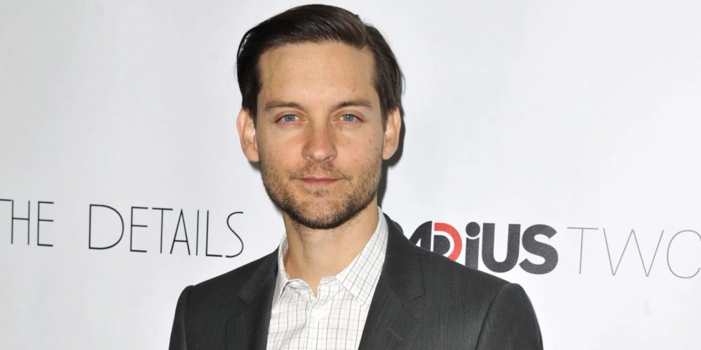 تیم بازیگری Babylon