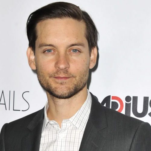 تیم بازیگری Babylon