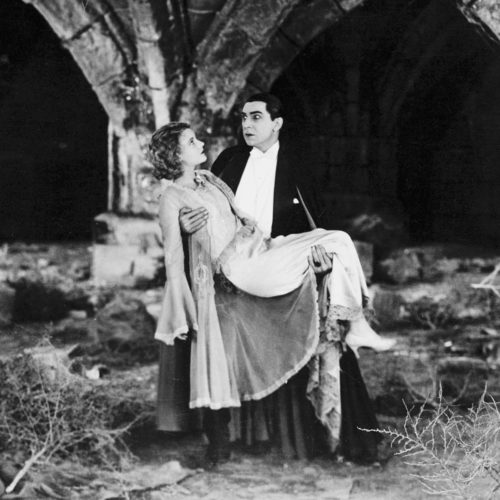 نقش دراکولا در Renfield