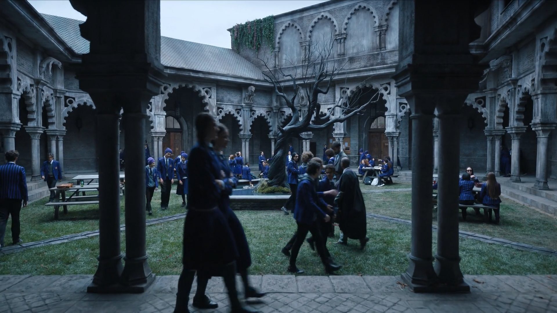 فصل دوم سریال ونزدی - Wednesday