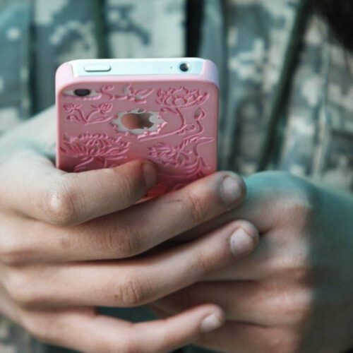 آیفون نوجوانان