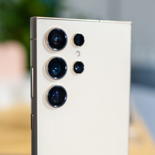 زوم 10 برابری S24 اولترا