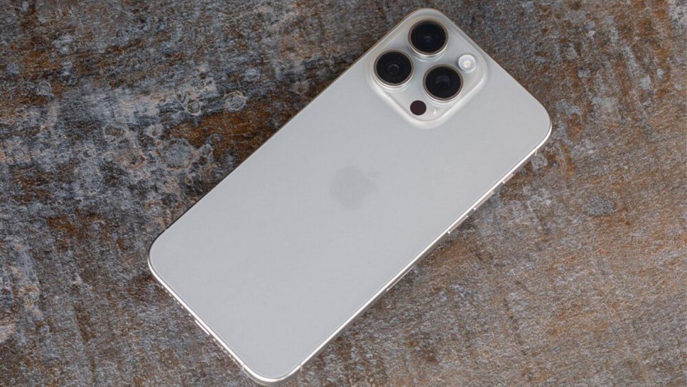 باتری آیفون 16