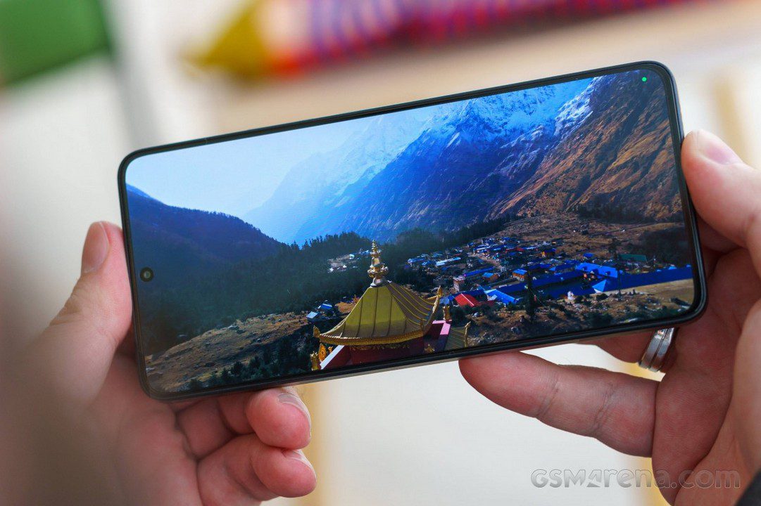 نمایشگر گوشی جدید POCO