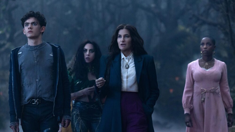 بازیگر سریال Agatha All Along