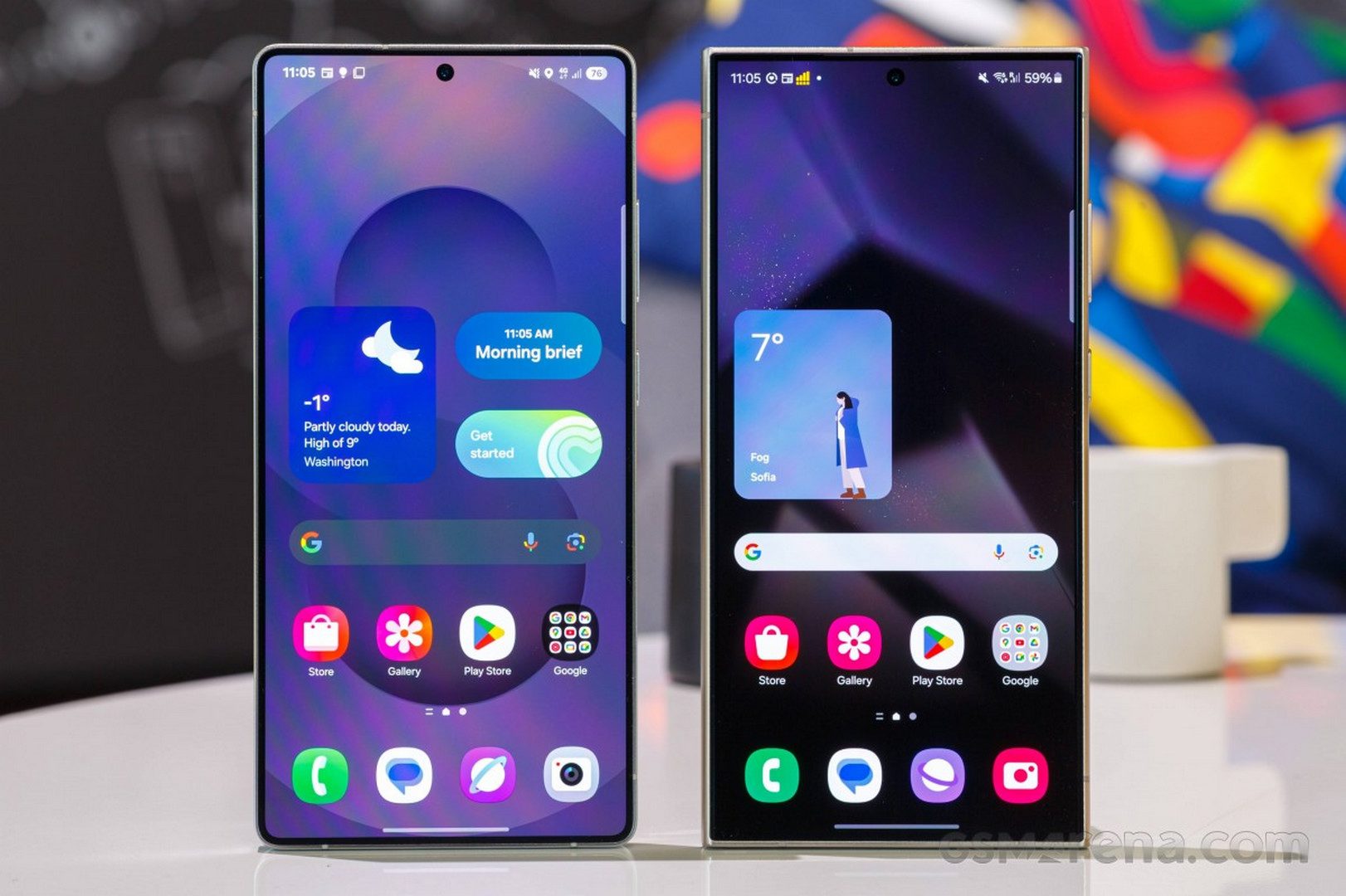 گلکسی S25 اولترا در سمت چپ و گلکسی S24 اولترا در سمت راست